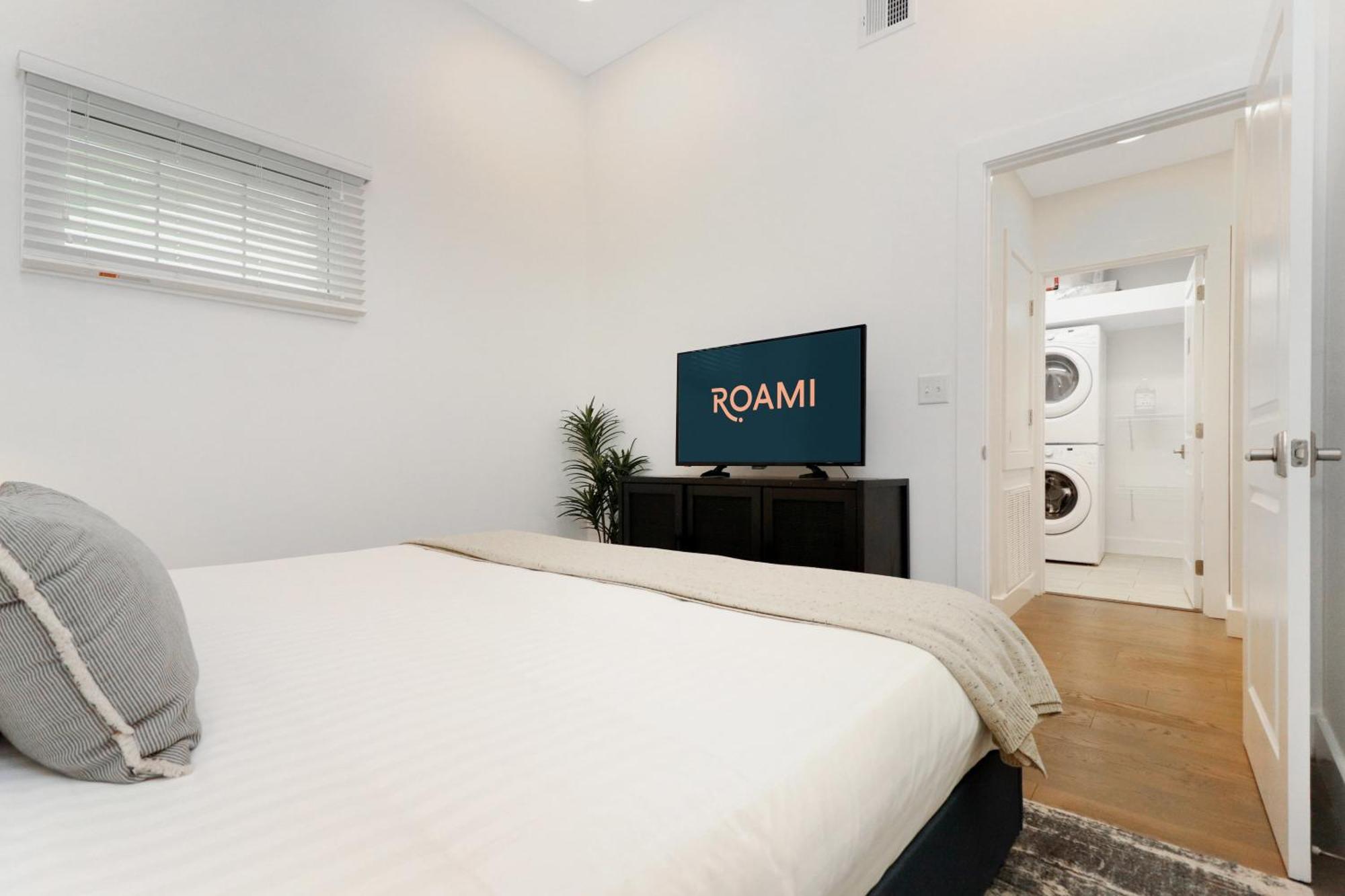 Roami At Bourbon Place New Orleans Room photo